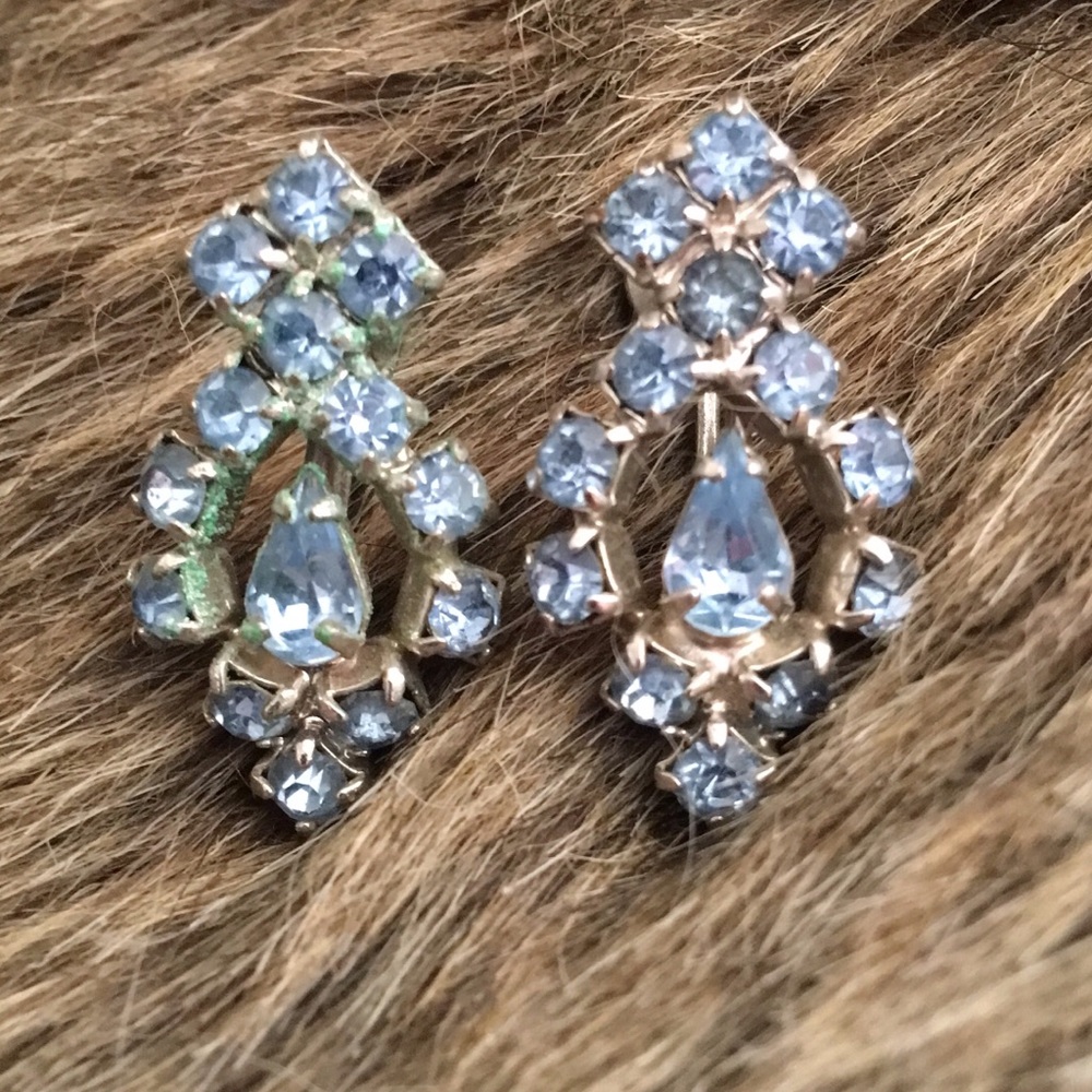 Vintage blue rhinestone screw back clip earrings